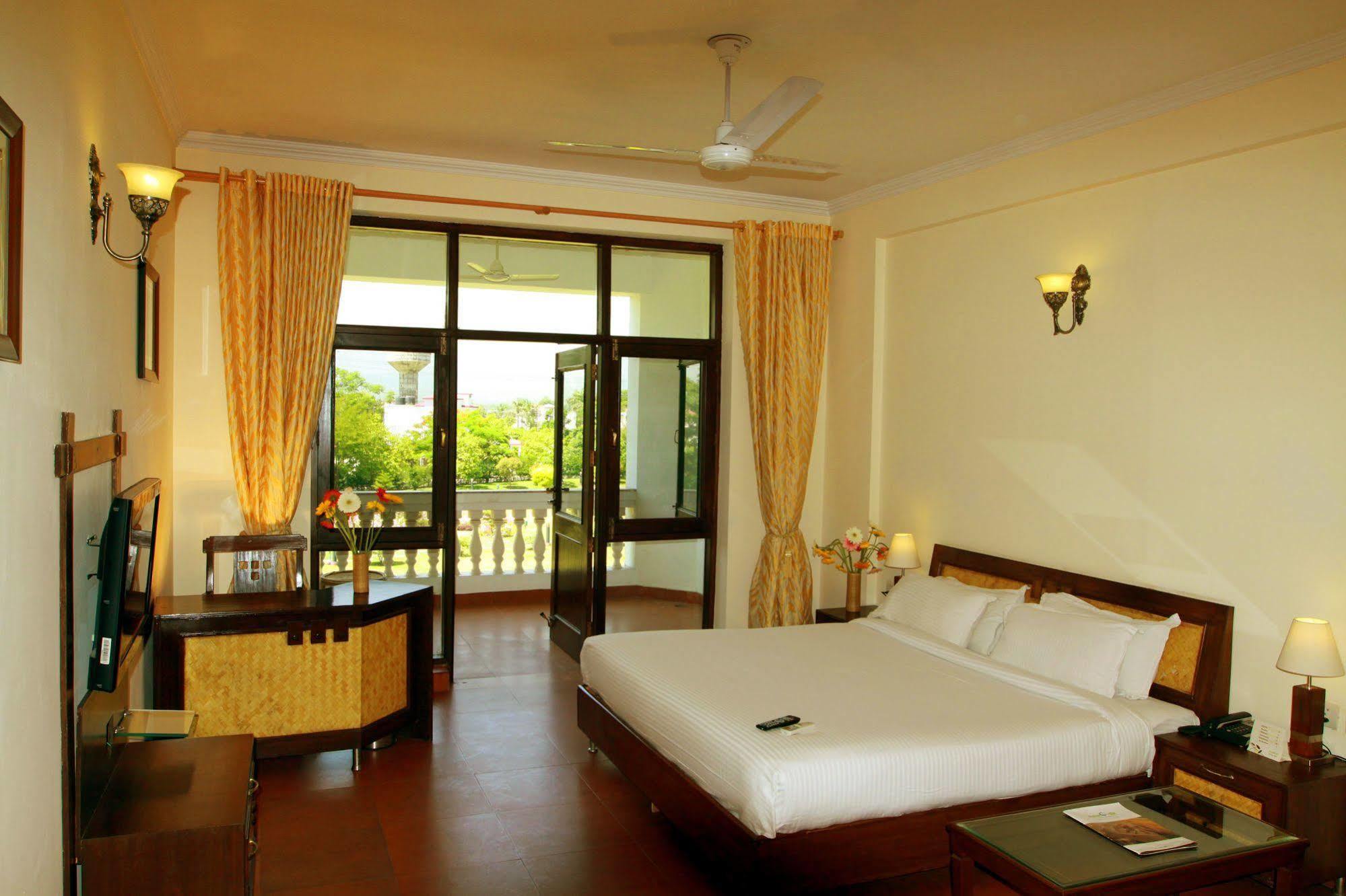 Naturoville Ayurvedic And Yoga Retreat Hotel Rishikesh Exterior photo